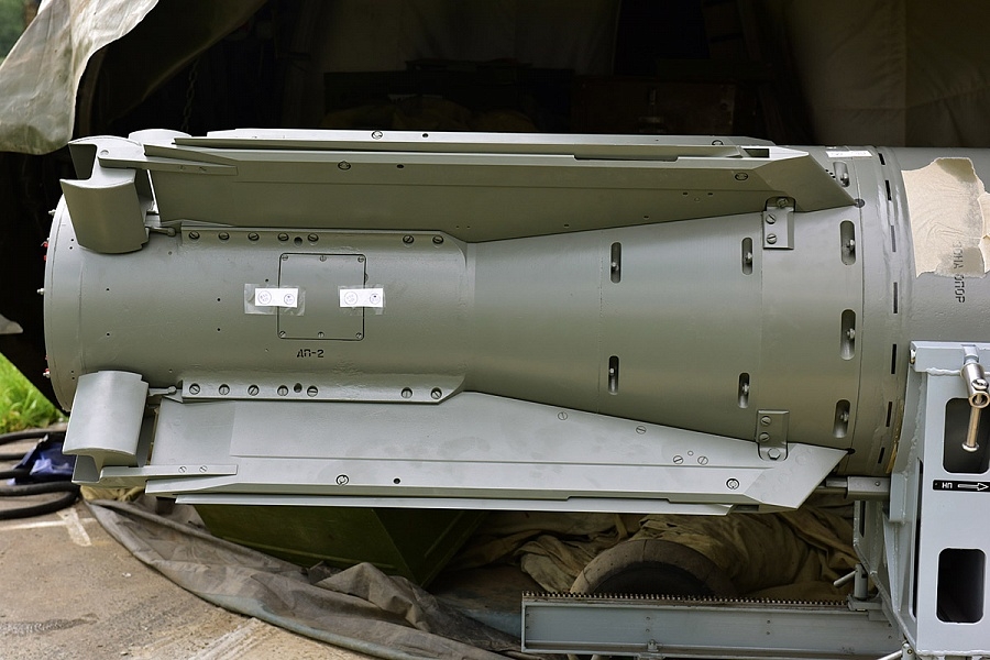 KAB-1500G 1500 kg laser-guided bomb (x2)