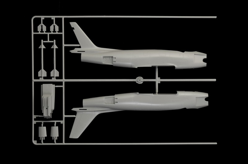 Italeri 2811 1/48 Scale Model Aircraft Kit U.S Navy North American FJ-2/3 Fury 