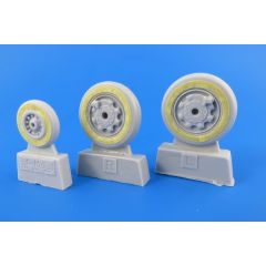 EE Lightning wheels