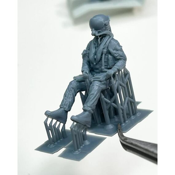 Eurofighter Pilot Type 1 (looking straight ahead) Wolf 3D Resin Parts WOL480416 1:48, image 2