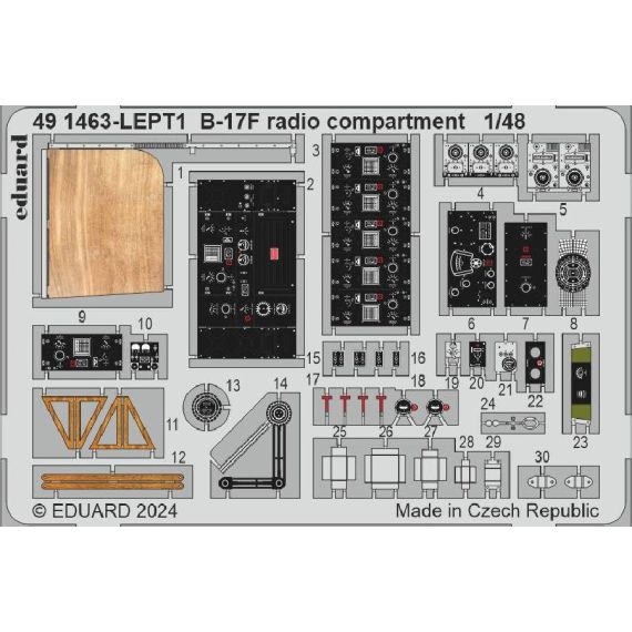 B-17F radio compartment, image 2