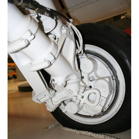 F-16 LWG (Light Weight Gear) Wheel & Tire Set, Gen 1, image 11