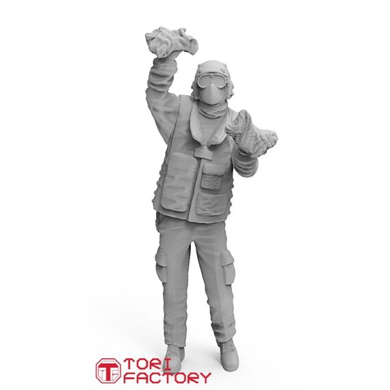 US Deck crews cleaning scene Tori Factory MF-37B 1:48, image 15