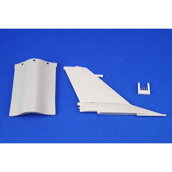 F-16A/B Vertical Tail Set & Aircraft Fuselage, image 8