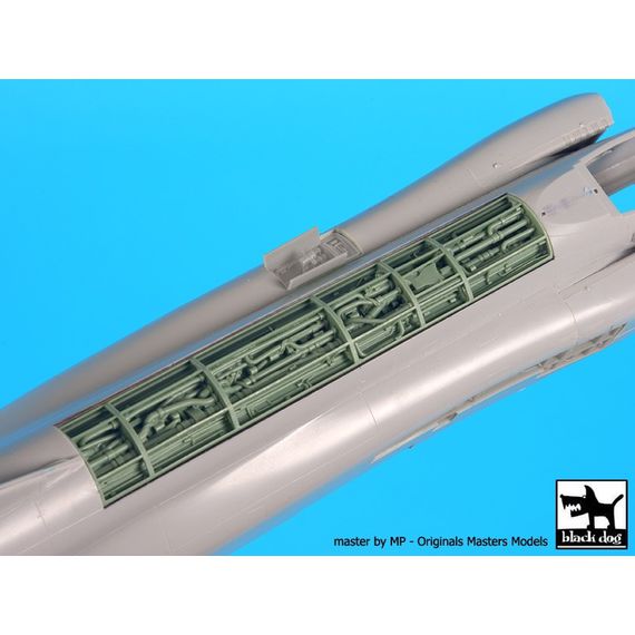 F-4J spine electronics, image 3