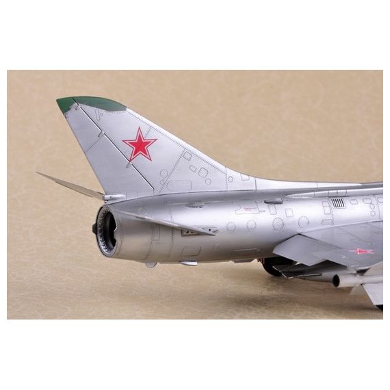 Soviet Su-11 Fishpot Trumpeter 2898 1:48, image 14