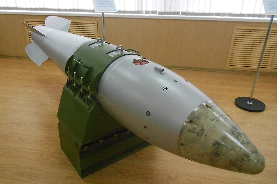 RN-28 Soviet nuclear bomb with BD3-56FNM rack