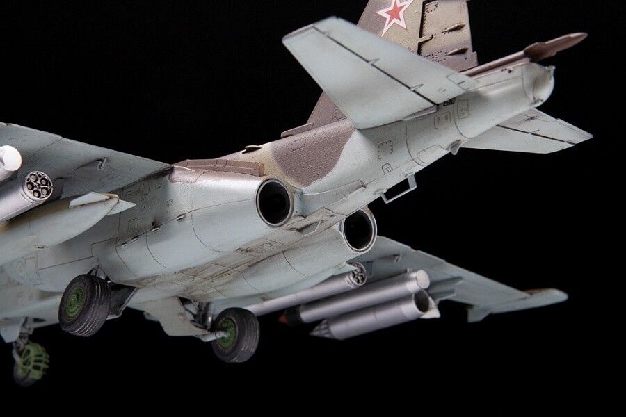 Su-25 Frogfoot - Soviet Attack Aircraft Zvezda 4807 1:48